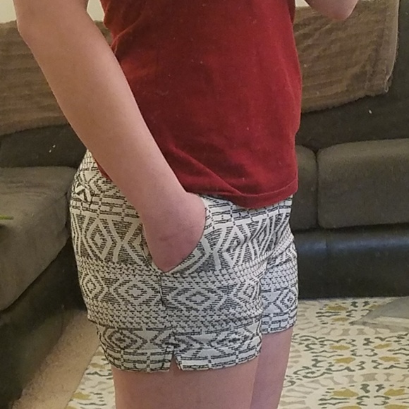 Aztec White and Black Shorts - Picture 6 of 8